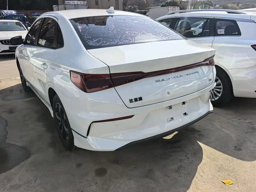 BYD E3