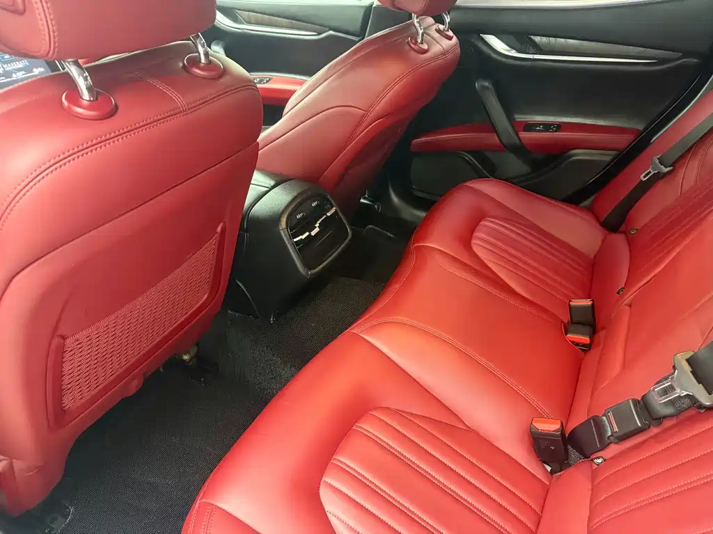 Maserati Ghibli — миниатюра 13