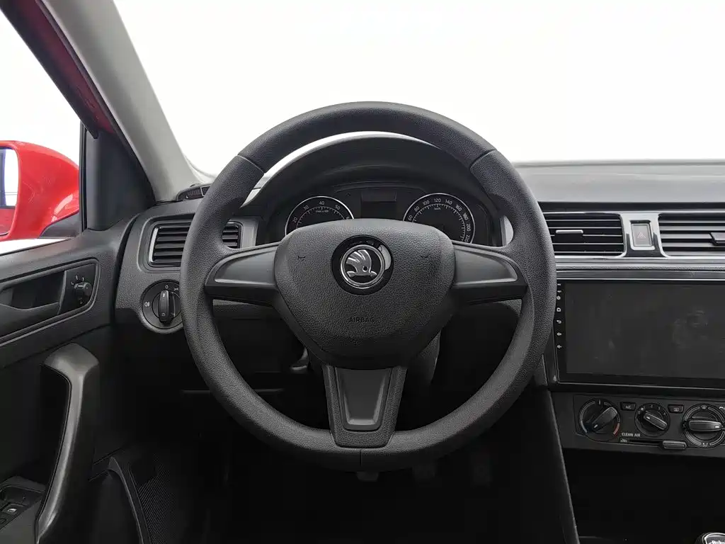 Skoda Rapid Spaceback — миниатюра 11
