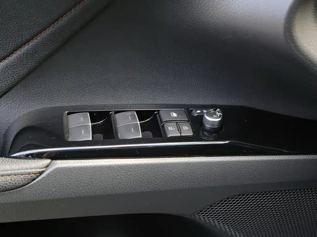 Toyota Camry — миниатюра 11