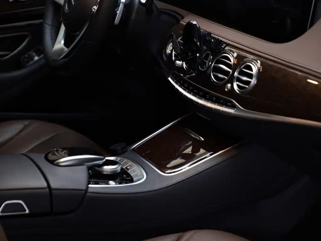 Mercedes-Benz S-Class — миниатюра 21