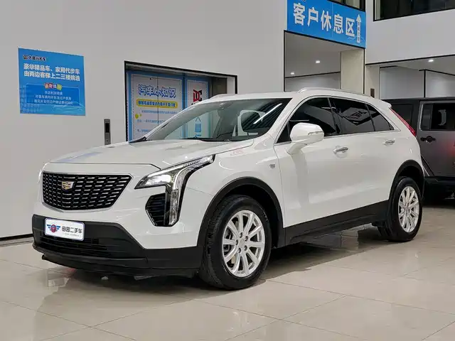 CADILLAC XT4