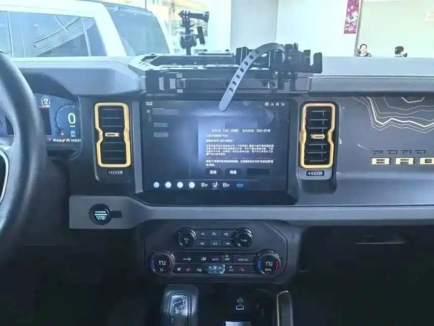 Ford Bronco — миниатюра 6