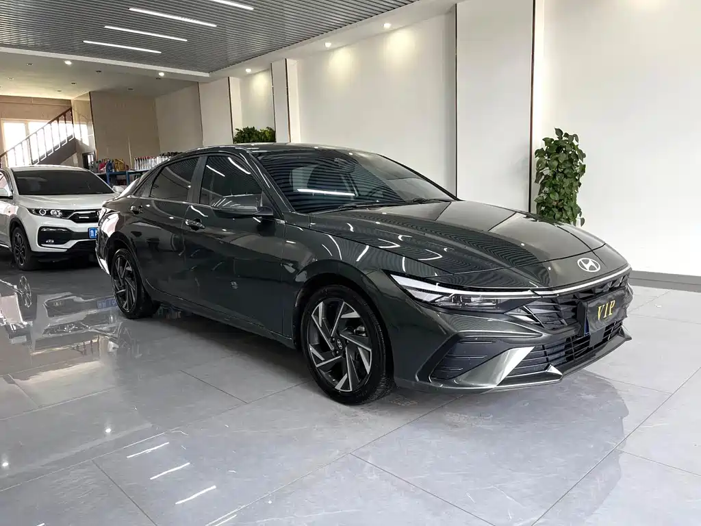 Hyundai Elantra — миниатюра 8