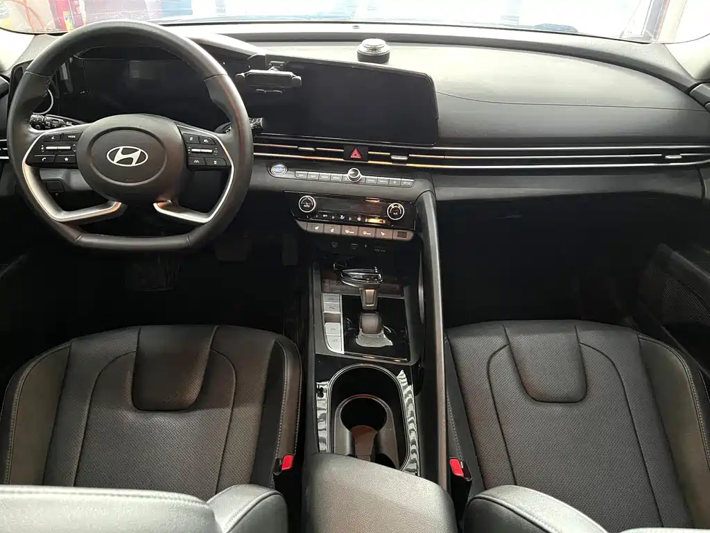 Hyundai Elantra — миниатюра 7