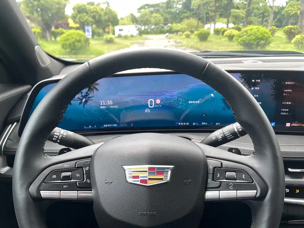 Cadillac XT4 — миниатюра 9