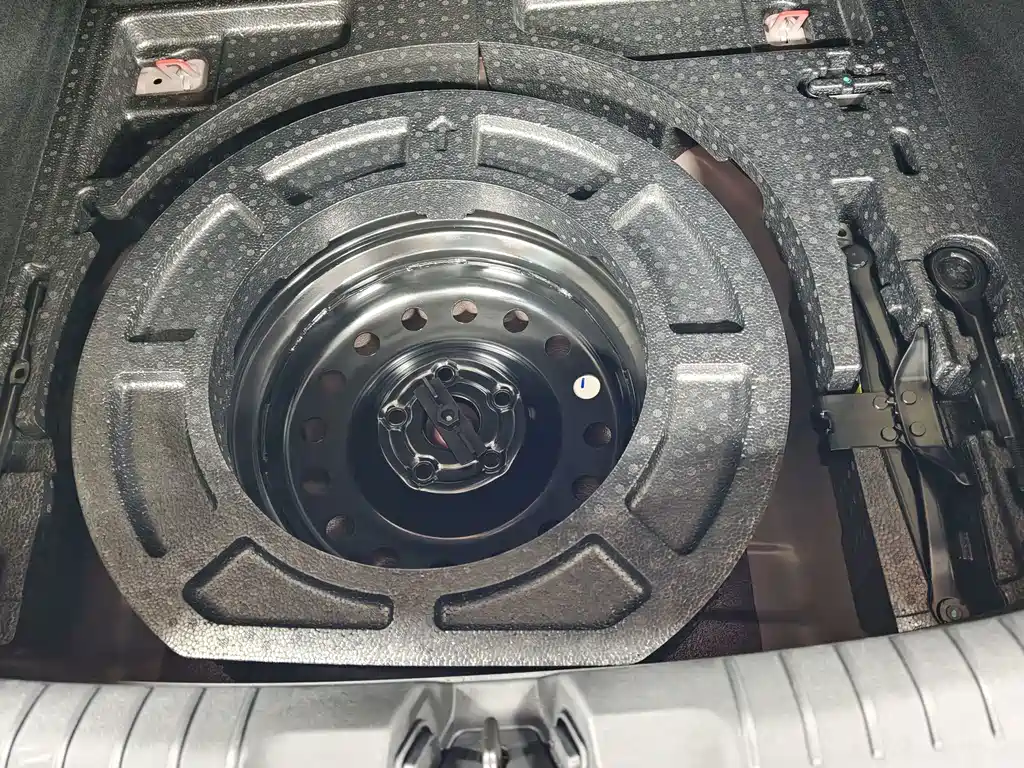 Geely Emgrand S — миниатюра 9