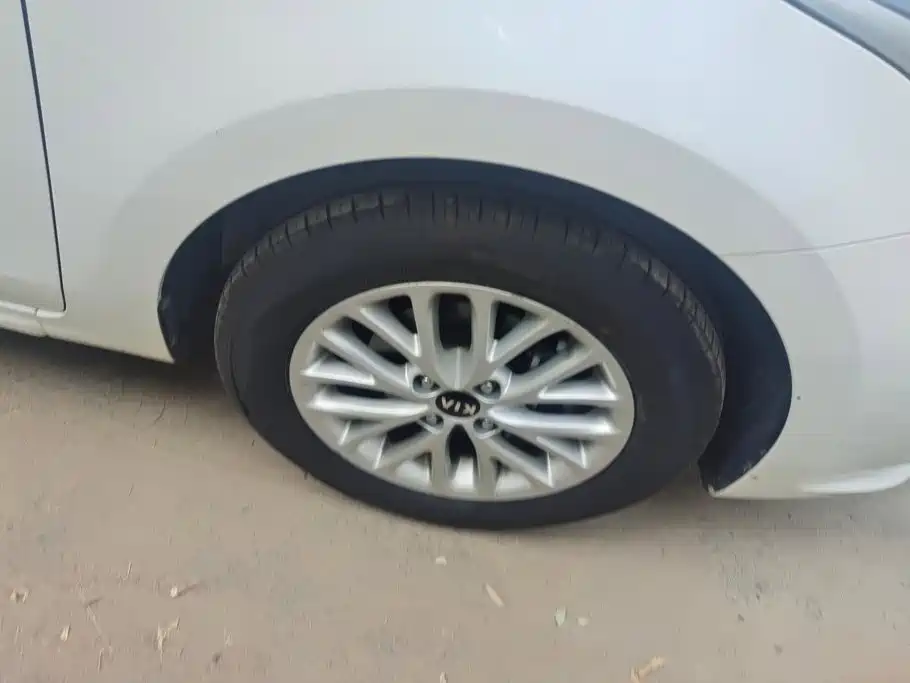 Kia K2 — миниатюра 6