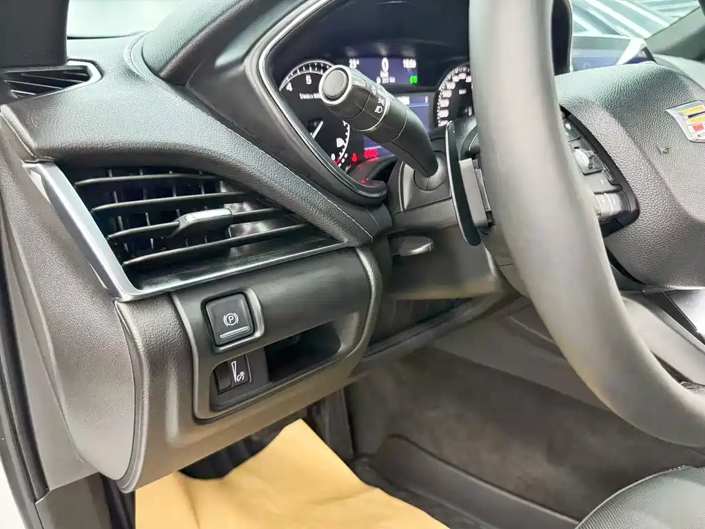 Cadillac CT5 — миниатюра 14