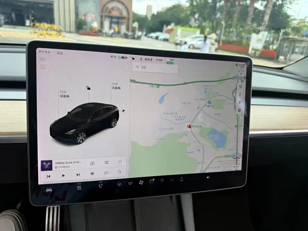 Tesla Model Y — миниатюра 15