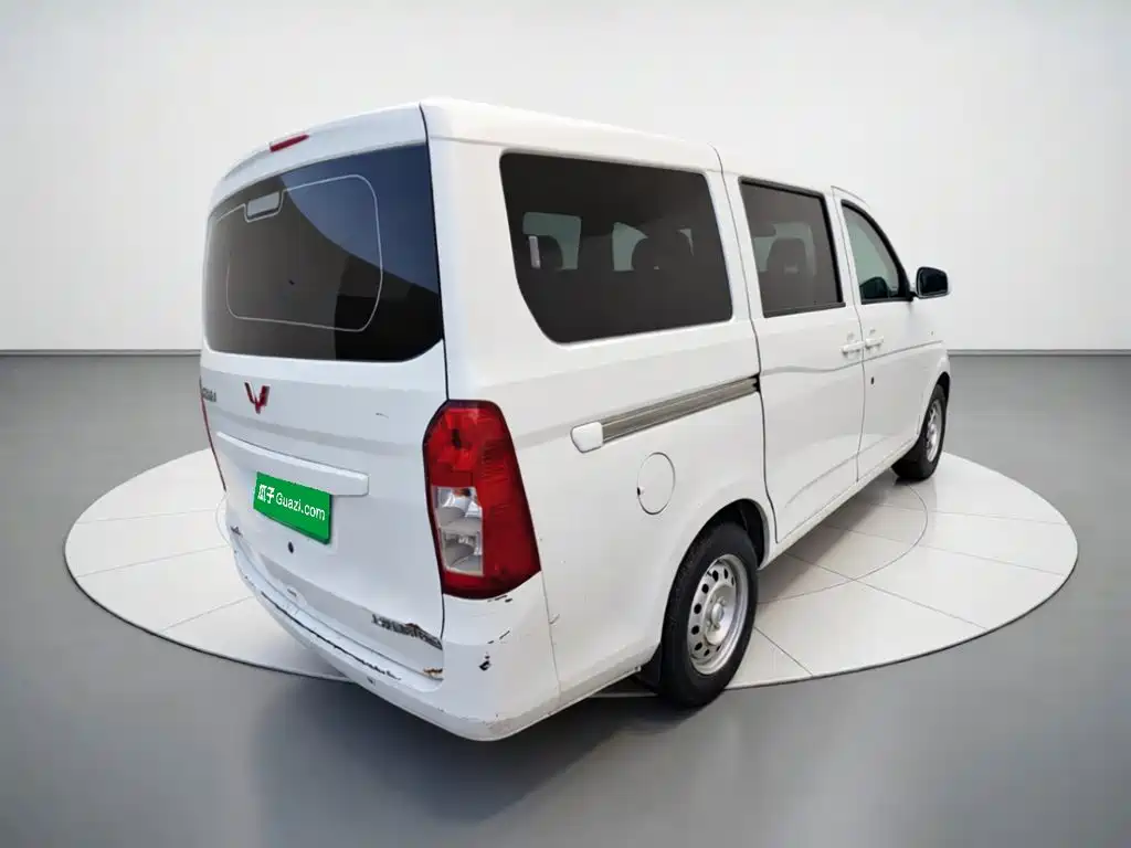 Wuling Rongguang V — миниатюра 6