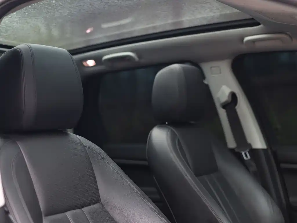 Land Rover Discovery Sport — миниатюра 31