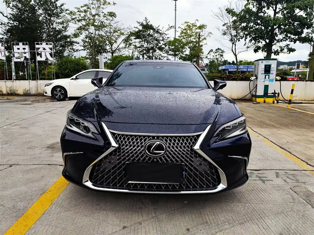 Lexus ES — миниатюра 2