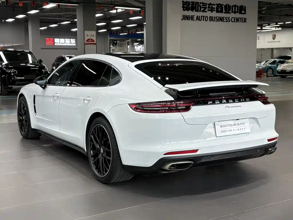 PORSCHE PANAMERA
