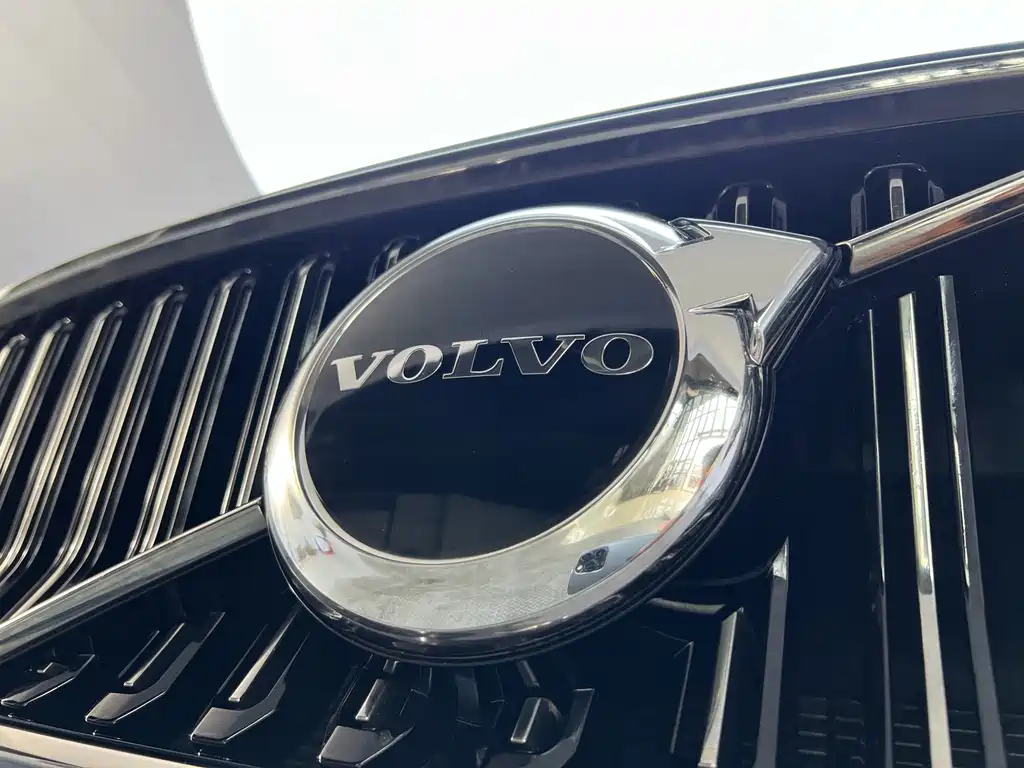 Volvo XC40 — миниатюра 5