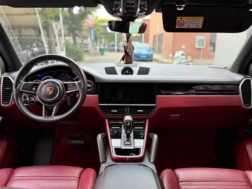 Porsche Cayenne — миниатюра 17