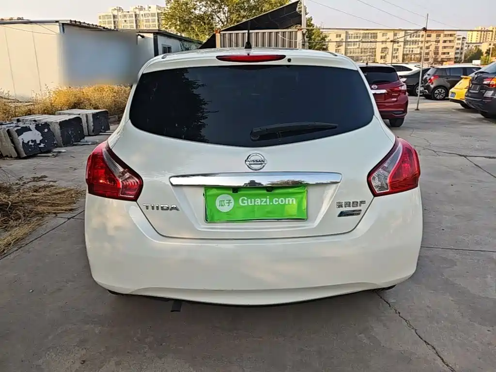 Nissan Tiida — миниатюра 6