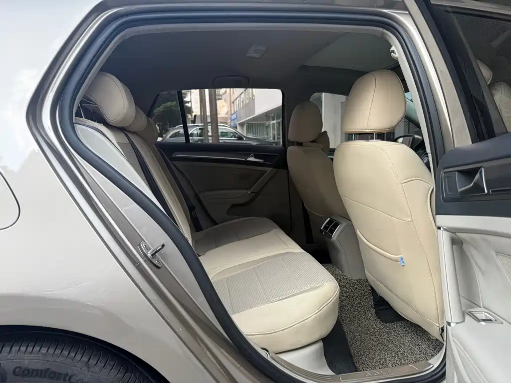 Volkswagen Golf — миниатюра 11