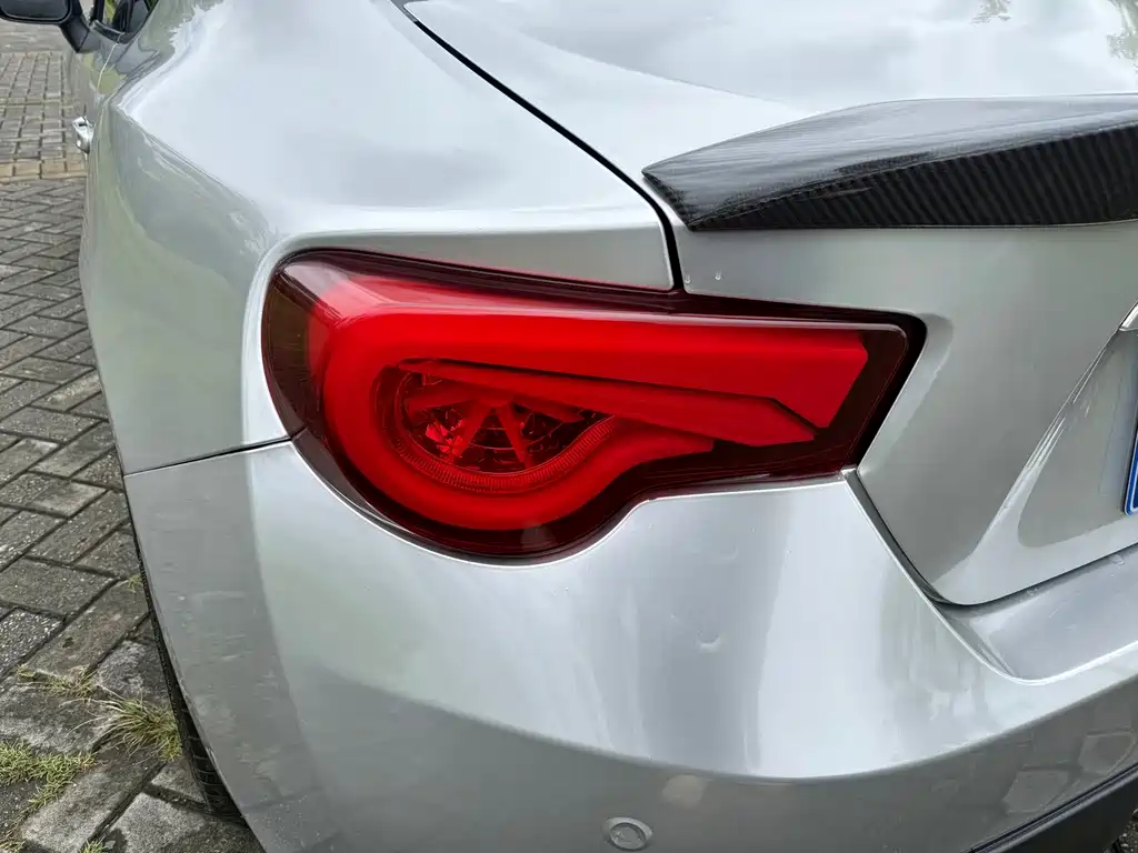 Subaru BRZ — миниатюра 10