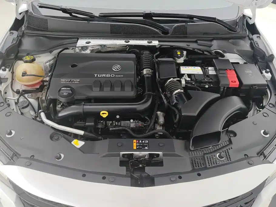 Buick Verano — миниатюра 10