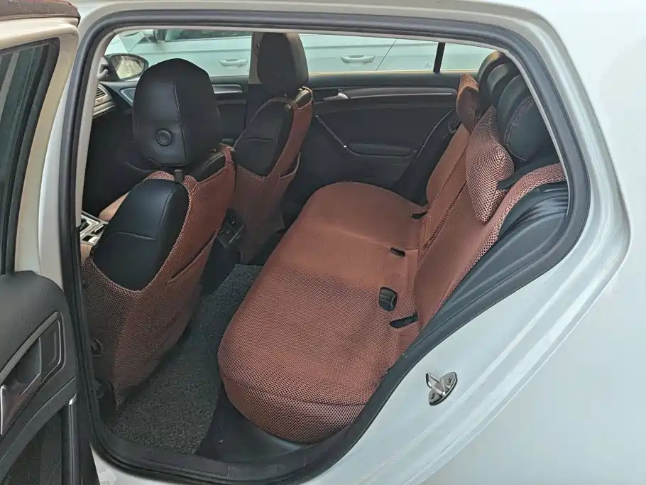 Volkswagen Golf — миниатюра 10