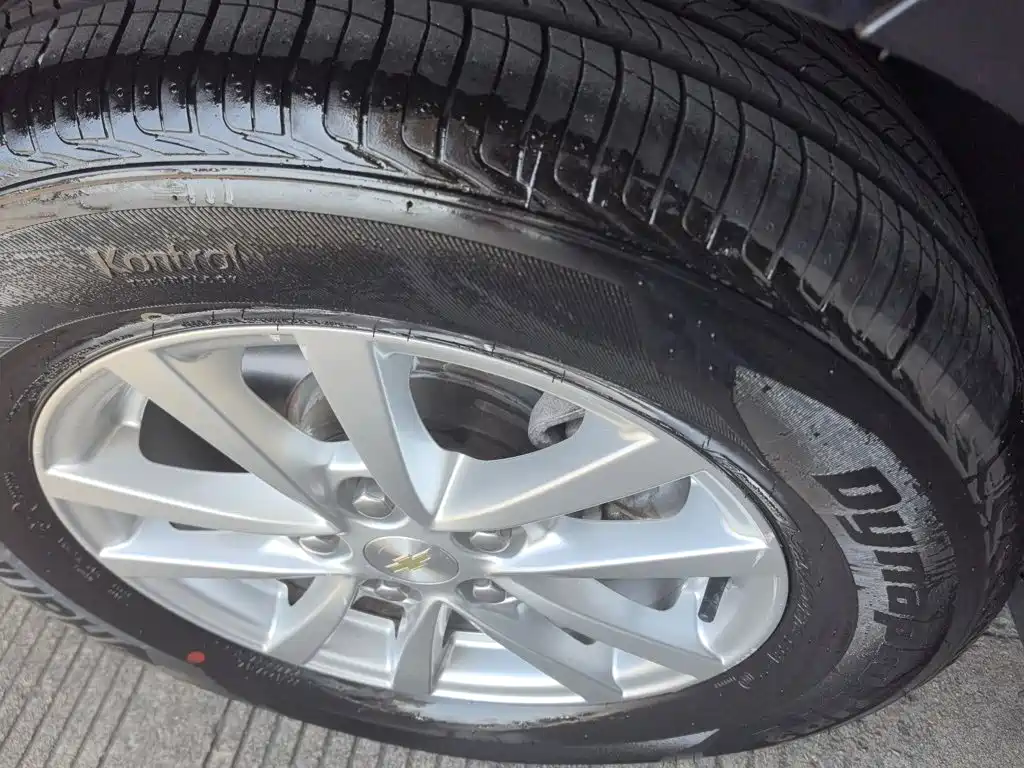 Chevrolet Malibu — миниатюра 14
