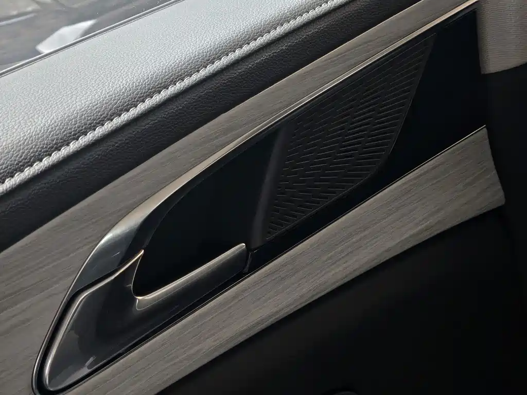 Hongqi Hongqi H5 — миниатюра 17