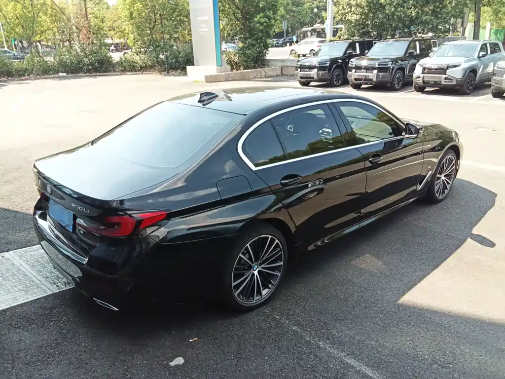 BMW 5 Series — миниатюра 20