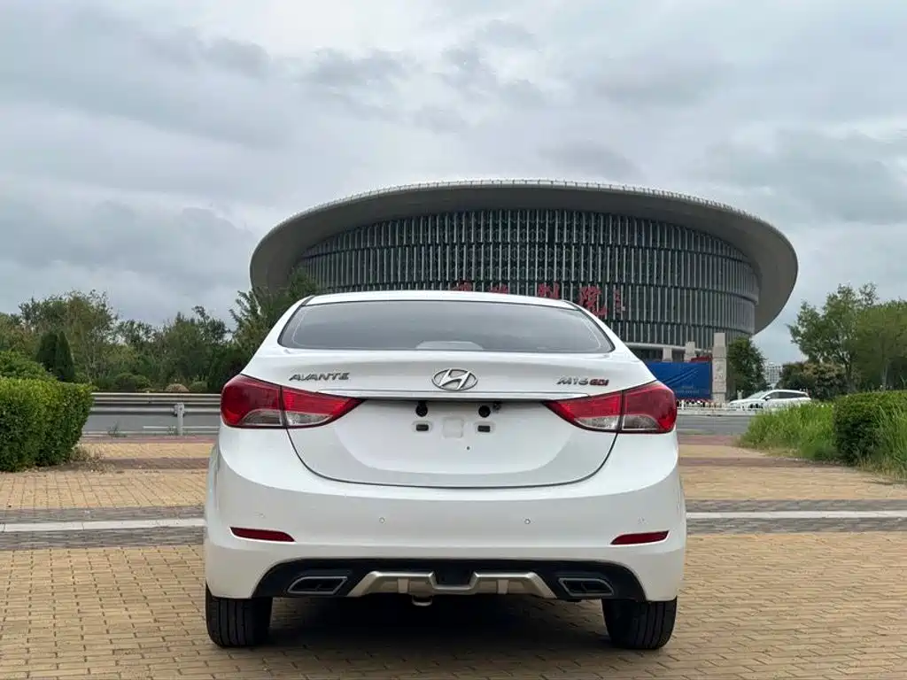 Hyundai Elantra Langdong — миниатюра 5