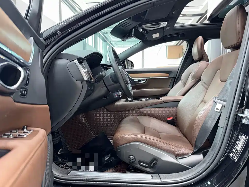 Volvo S90 PHEV — миниатюра 3