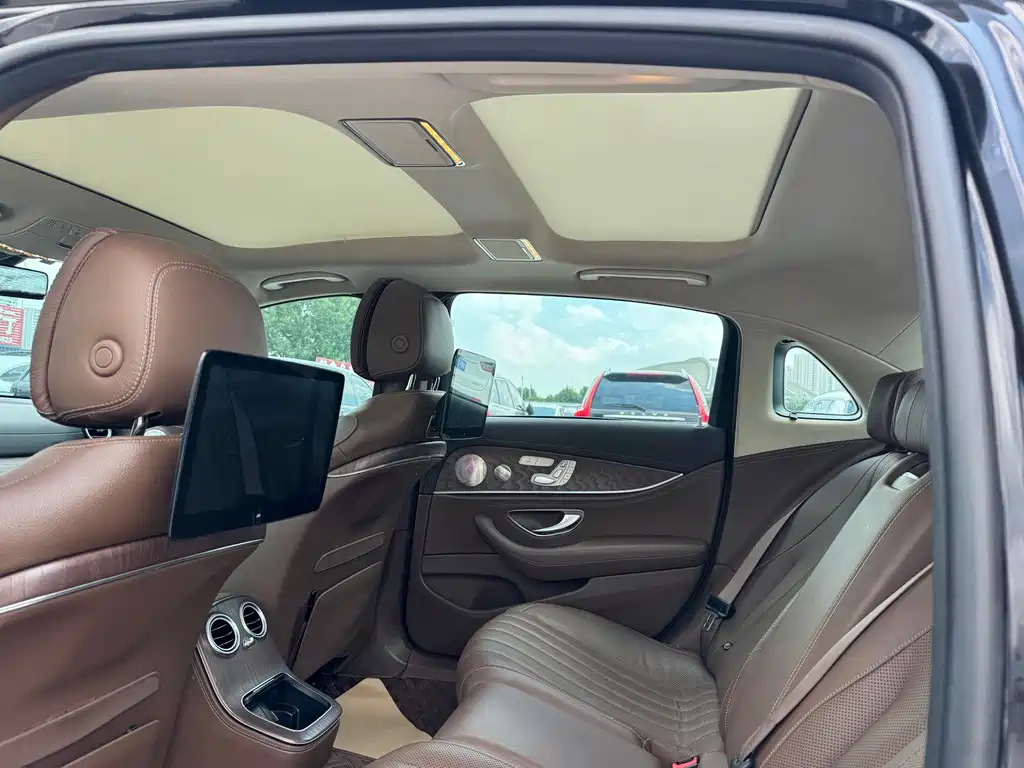 Mercedes-Benz E-Class — миниатюра 14