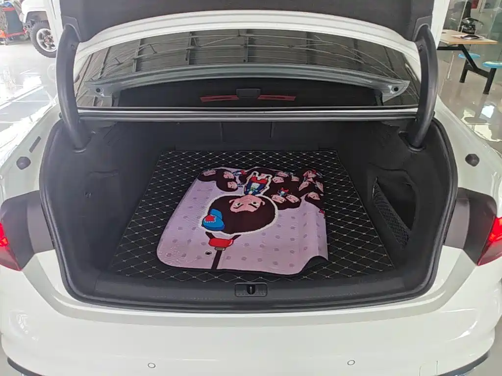 Audi A4L — миниатюра 19