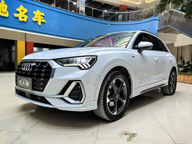 AUDI Q3 2022