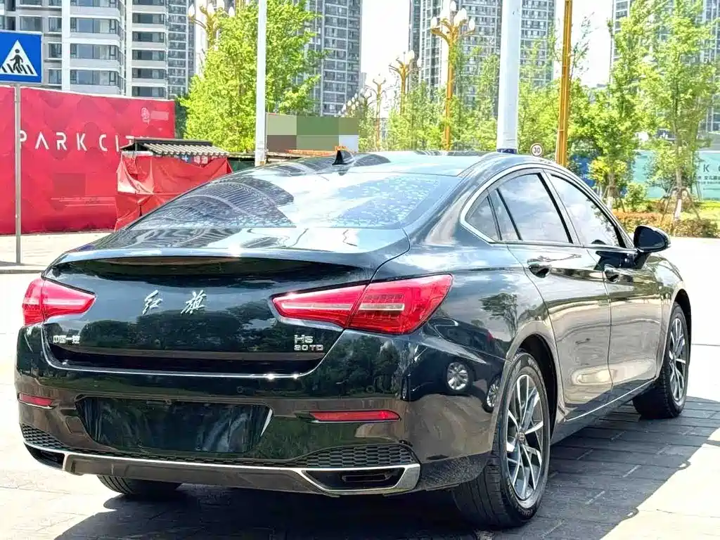 Hongqi Hongqi H5 — миниатюра 7