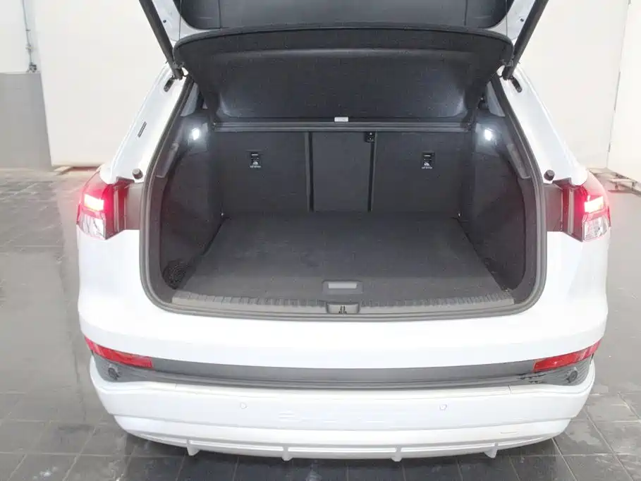 Audi Q4 e-tron — миниатюра 7