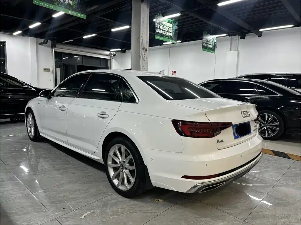 Audi A4L 2019 40 TFSI Fashion VI