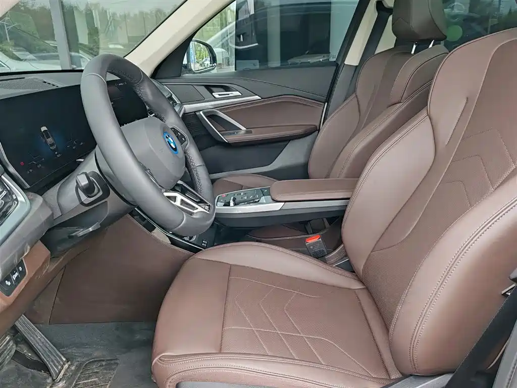 BMW iX1 2025 eDrive25L M Sport