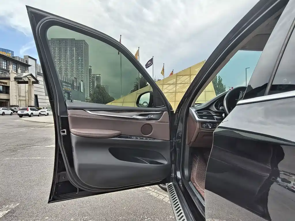 BMW X5 (Import) — миниатюра 14