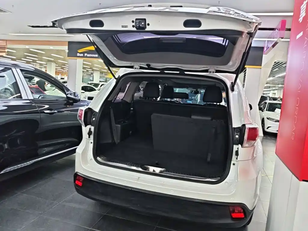 Toyota Highlander — миниатюра 19