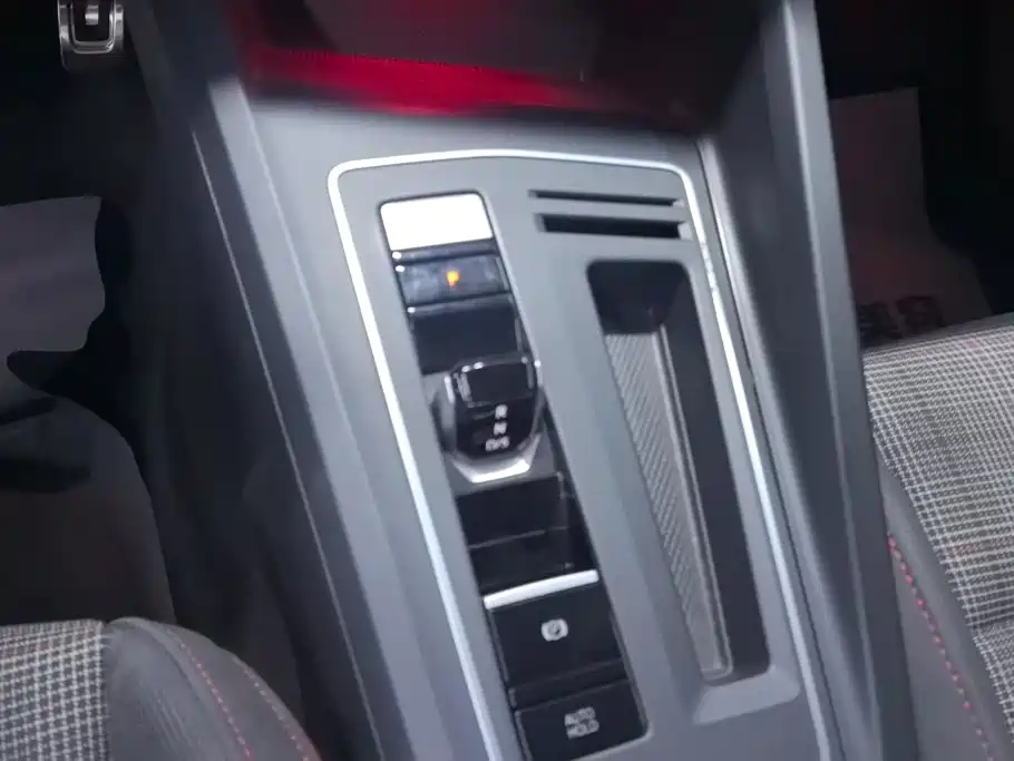 Volkswagen Golf GTI — миниатюра 15