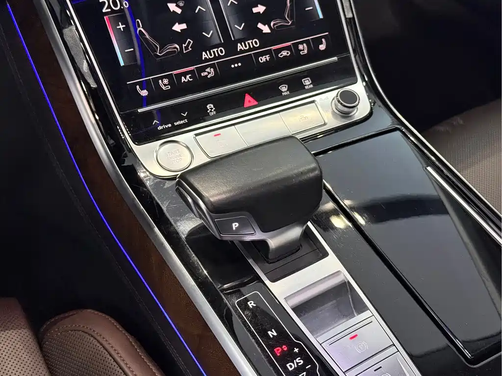 Audi A8 — миниатюра 9
