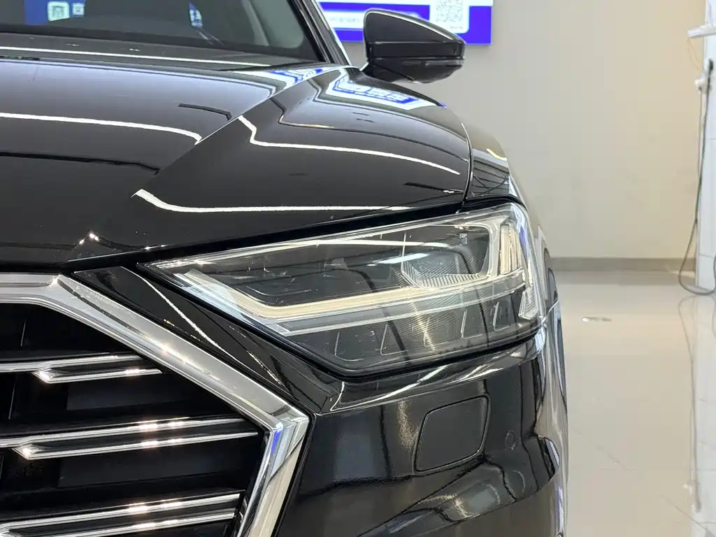 Audi A8 — миниатюра 4