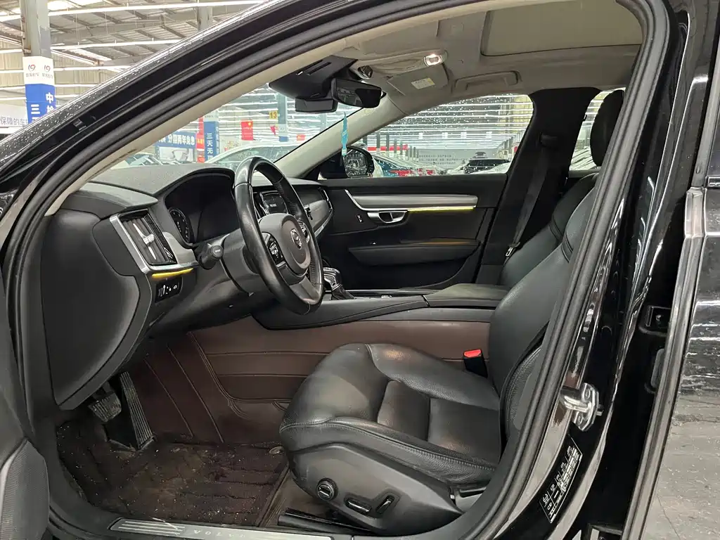 Volvo S90 — миниатюра 7