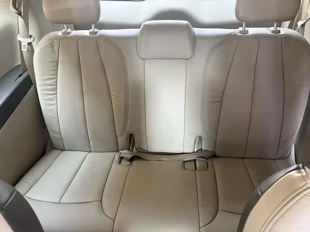 Buick GL8 — миниатюра 10