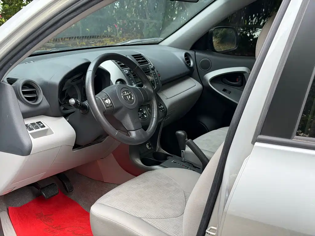 Toyota RAV4 2009 2.0L AT Luxury