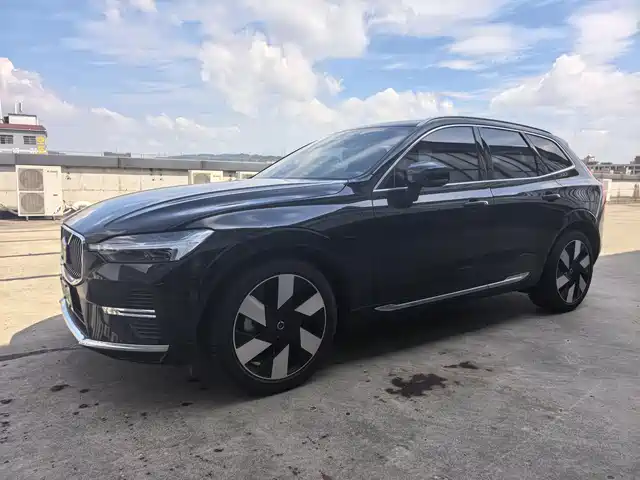 VOLVO  XC60 PLUG IN HYBRID 2023