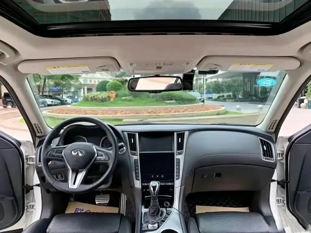 Infiniti Q50L 2015 2.0T Enjoy