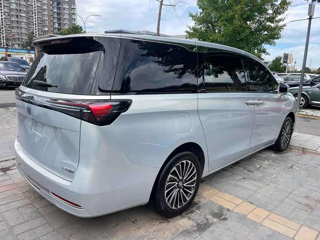 Buick GL8 2025 Premium