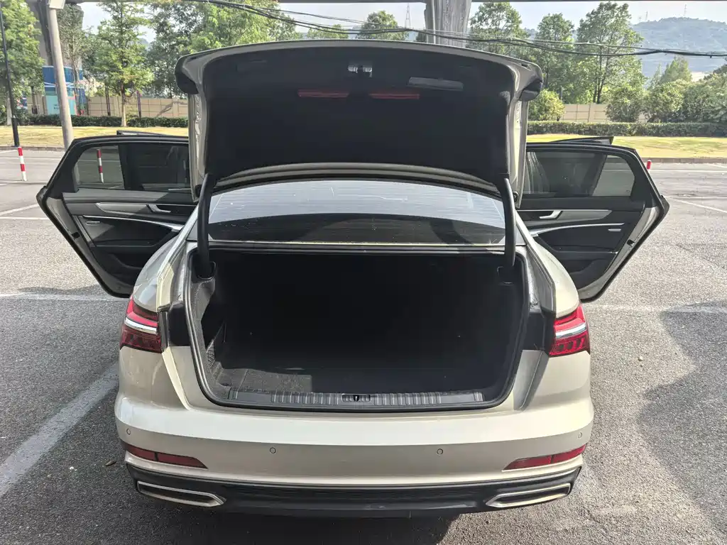 Audi A6L — миниатюра 10