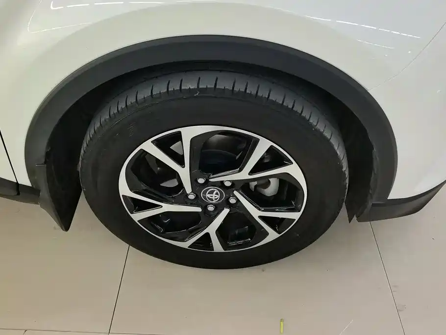 Toyota C-HR — миниатюра 6